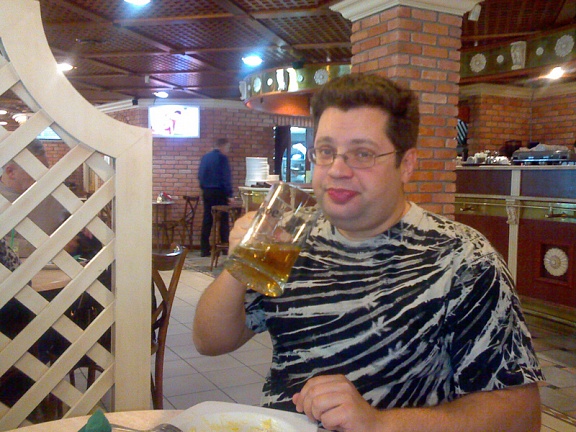 Традиционно пью пиво в ресторанчике Домодедово