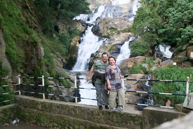 Водопад Бамбараканда  - 263 м. (Bambarakanda Falls)